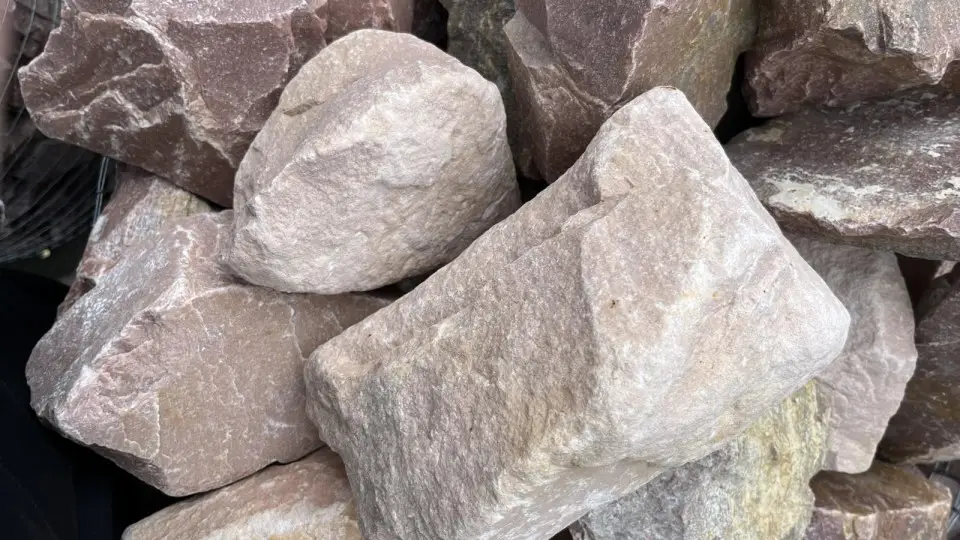Бутовий камінь Кварцит БОРДОВИЙ 70-100 мм  