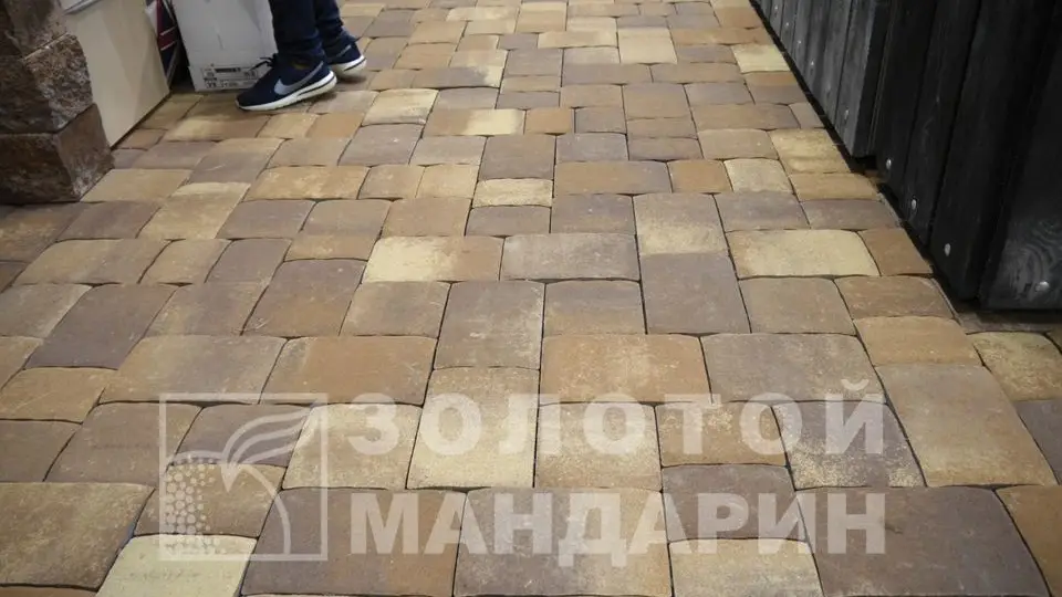 Стара площа 6 см, пастена. Золотий Мандарин. 