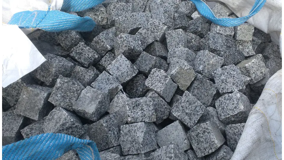 Бруківка гранітна Покост 5х5х5 колота