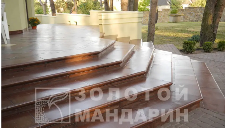 Сходина кутова 370х370х20, гранж. Золотий Мандарин. Шліфована поверхня